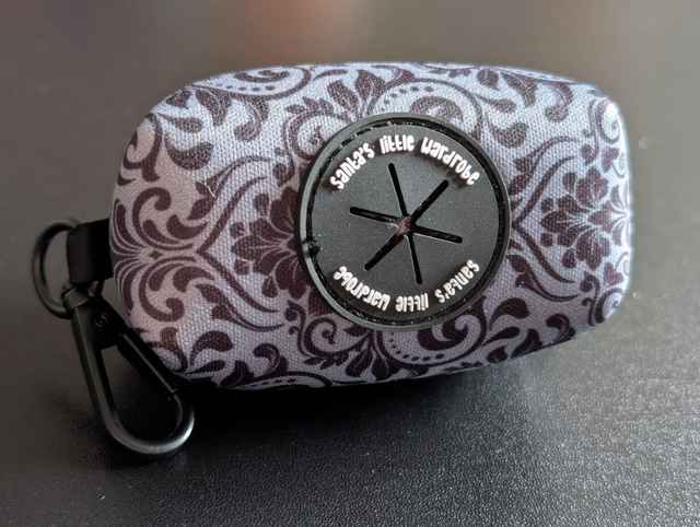 Gothica poop bag holder