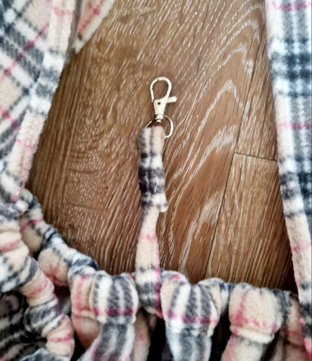 Patterned fleece sling