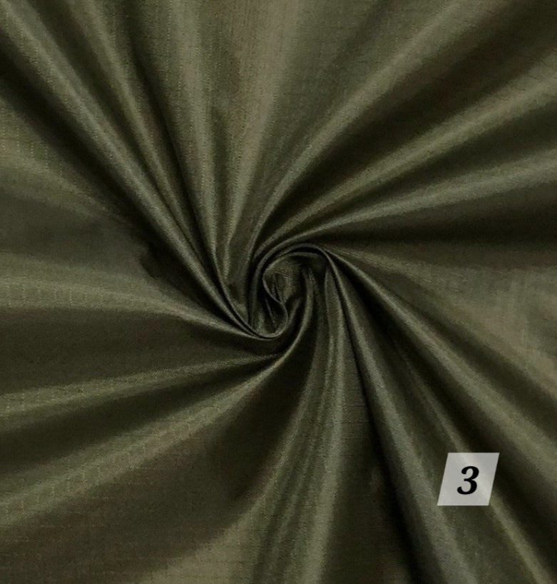 Lightweight raincoat