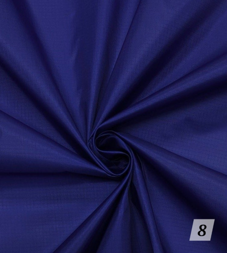 Lightweight raincoat