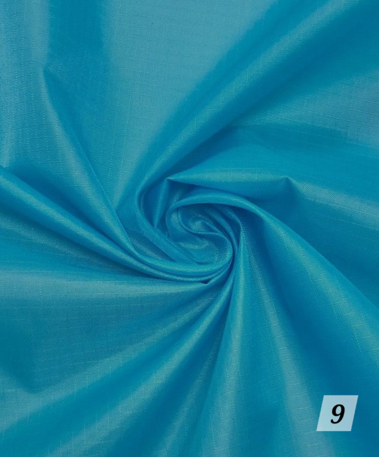 Lightweight raincoat