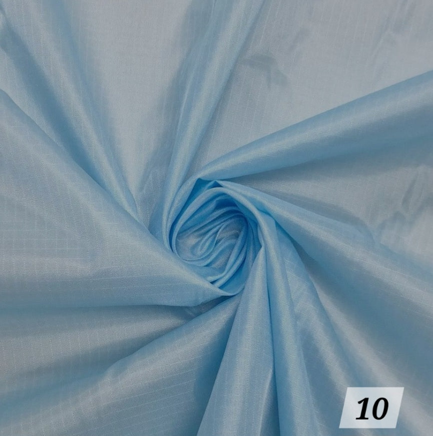 Lightweight raincoat