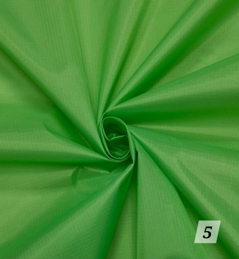 Lightweight raincoat