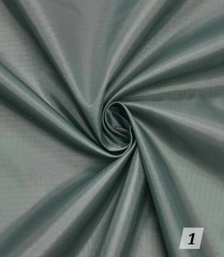 Lightweight raincoat